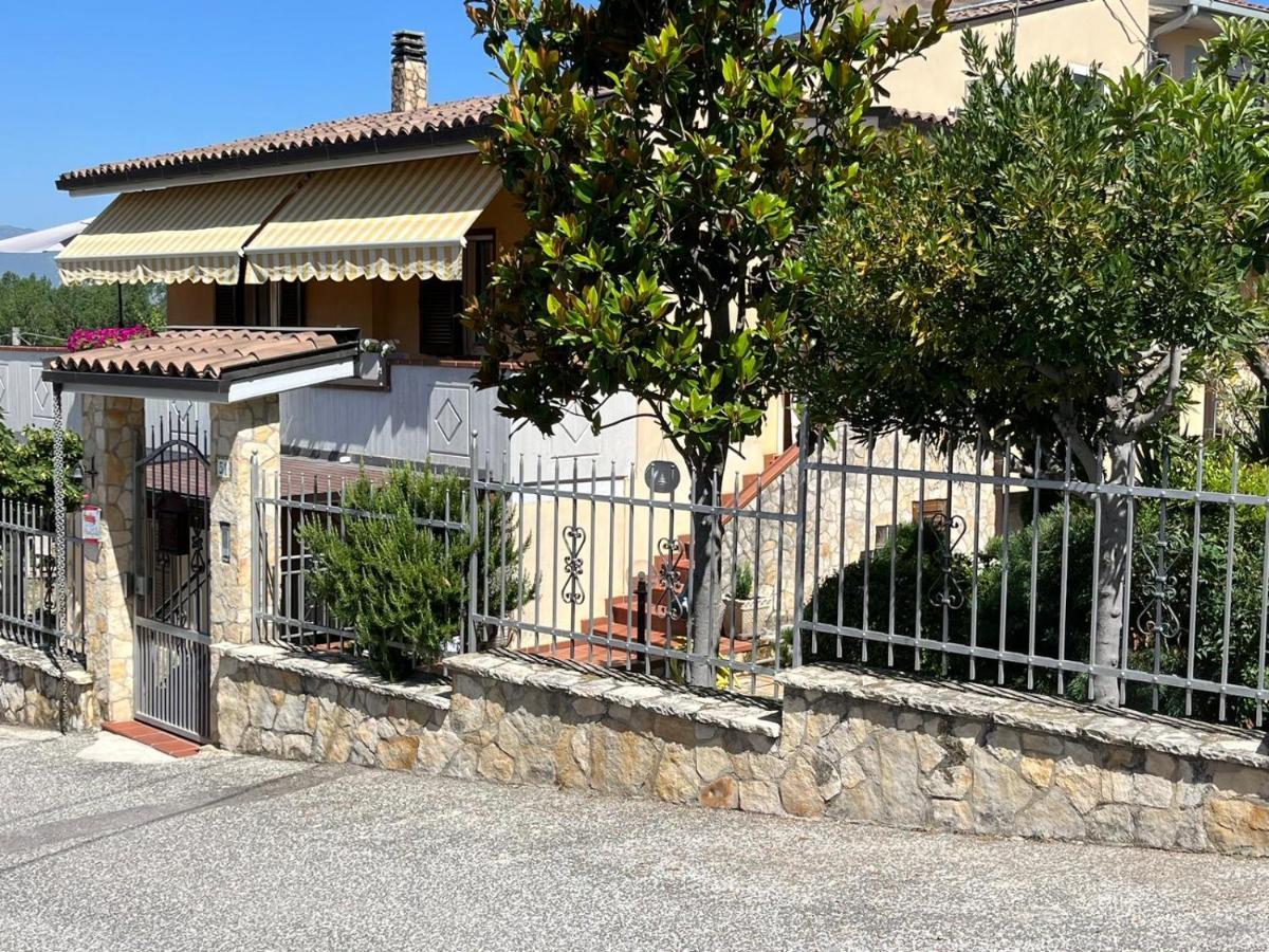 La Casa Di Panfilo Villa Сулмона Екстериор снимка